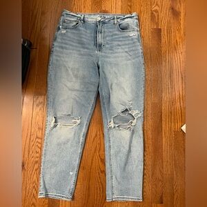 American Eagle Outfitters Light Blue Distressed Boyfriend Jeans